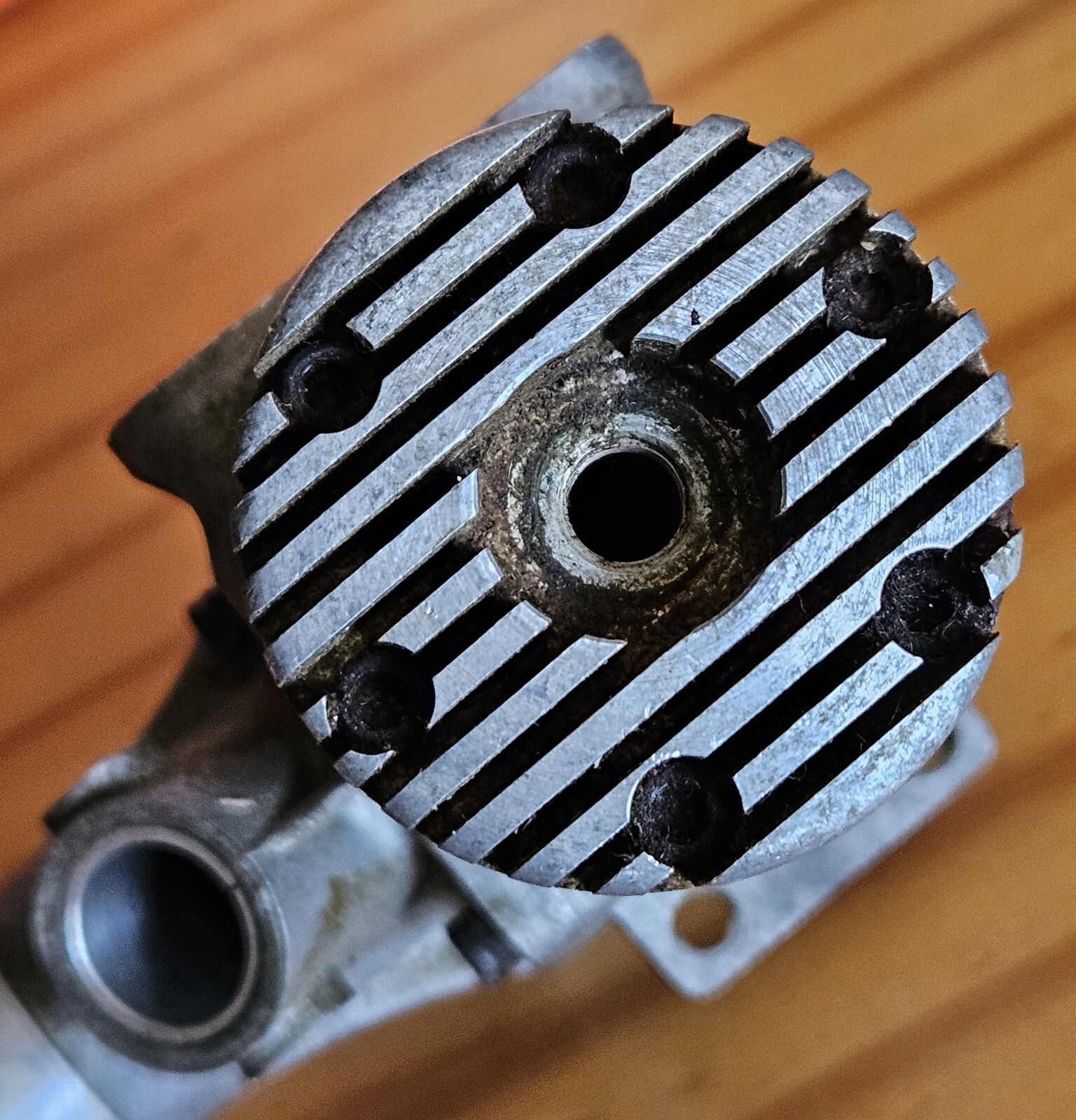 VINTAGE K&B 40 RC CL SEIZED ENGINE WITH BOX FROM ANOTHER MODEL AS IS GS18