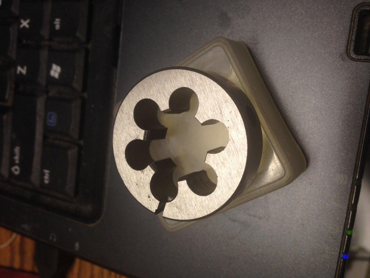 11/16"-27 X 1-1/2" HIGH SPEED STEEL ROUND ADJUSTABLE DIE