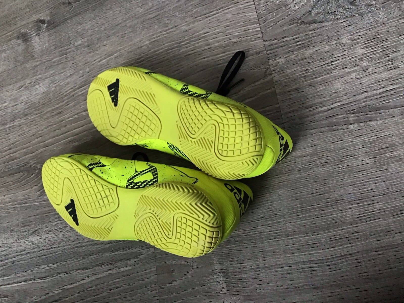 ADIDAS Mens Size 6 X 15.4 IN B32938 Yellow Black Indoor Soccer Shoes Cleats