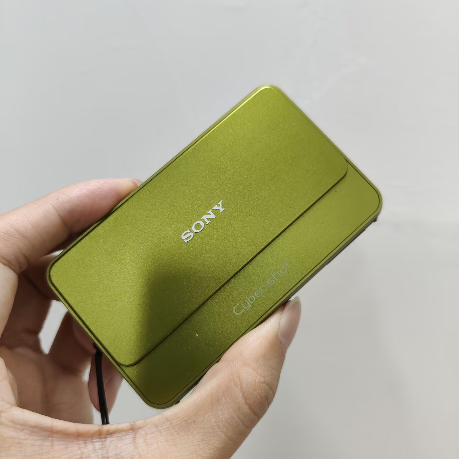 SONY Cyber Shot DSC-T99 14.1MP 4x Optical Zoom Digital Camera W/Accessories