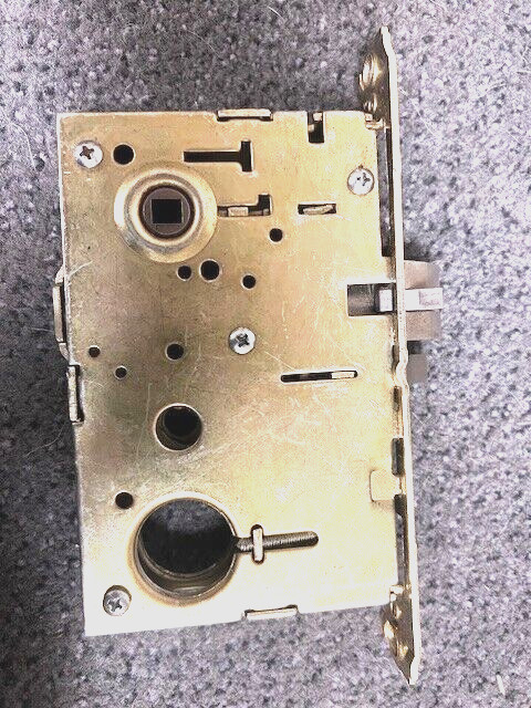 YALE 8705 KK MORTISE LOCK BODY ONLY STOREROOM FOR  KNOB  SPINDLE TRIM HANDED