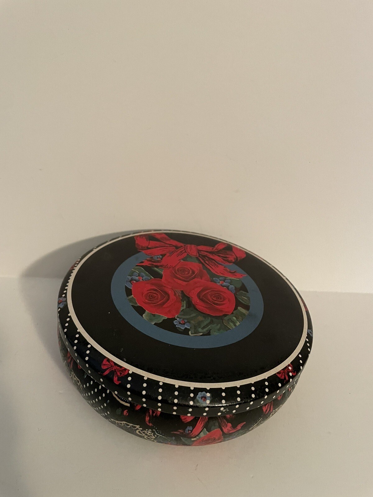 ROUND RED ROSE Tin Trinket Box SIZE 2.25"t x 5.25"dia Hand Painted ROBEL BALL