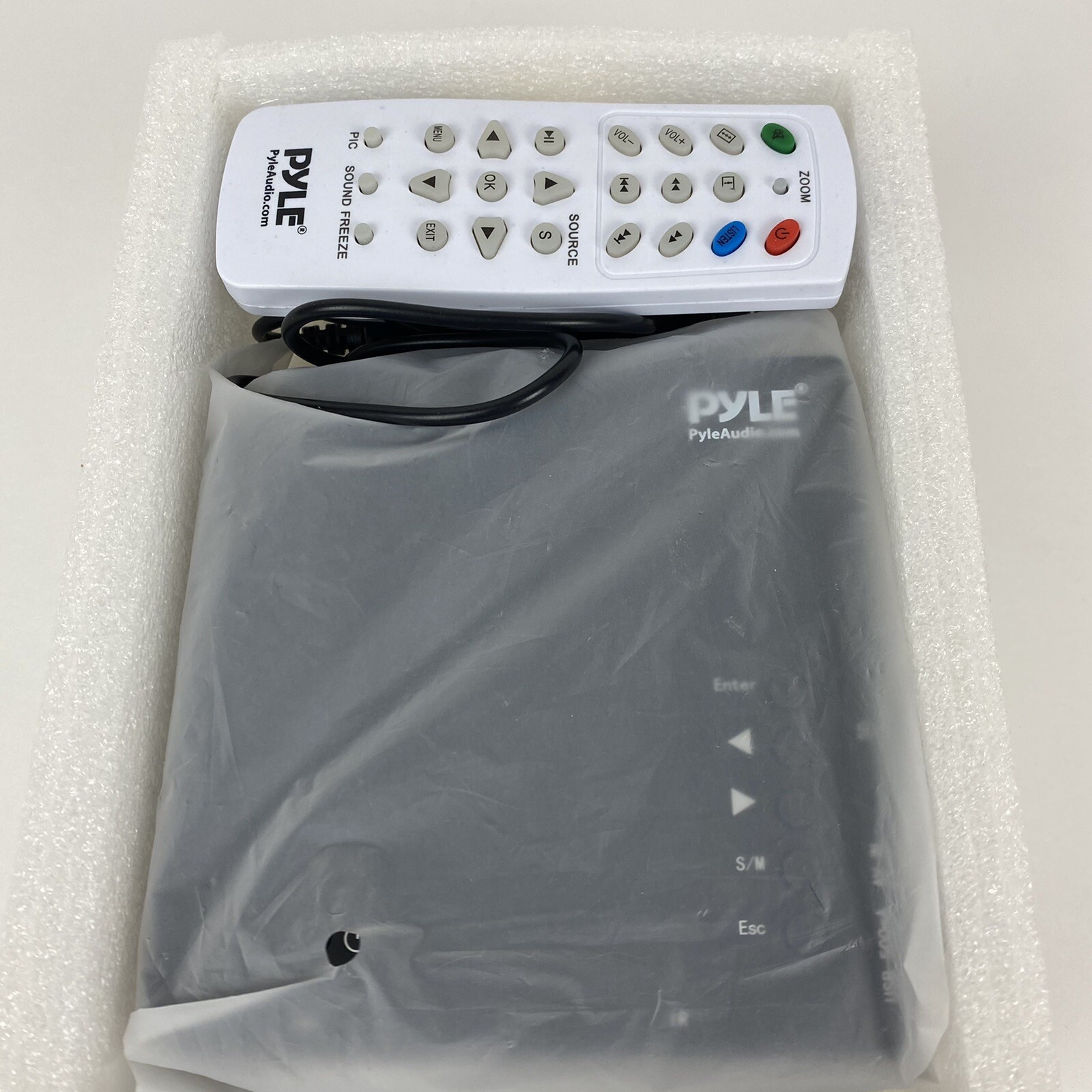 Pyle Mini Video Projector PRJG45 - New Open Box