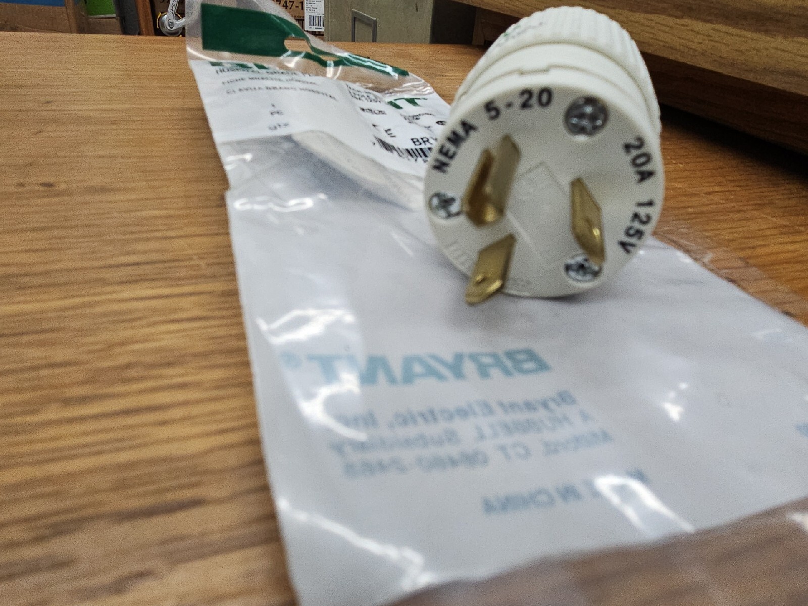 BRY8366NP 3 Wire Straight Blade Plug Hospital Grade 125Vac 20A
