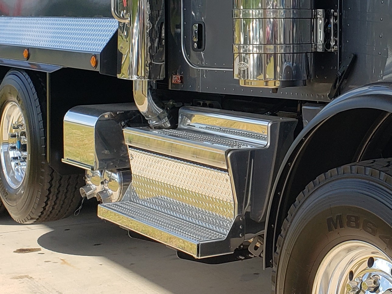 Peterbilt 389 579 567 DPF Box Step 41"