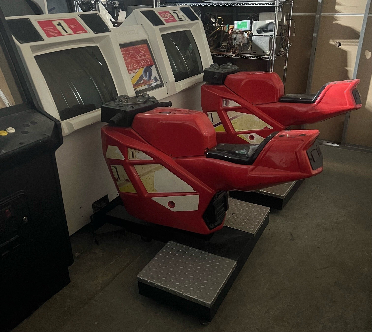 SUZUKA 8 HOURS ARCADE MACHINE by NAMCO 1992 (Excellent Condition) *RARE*