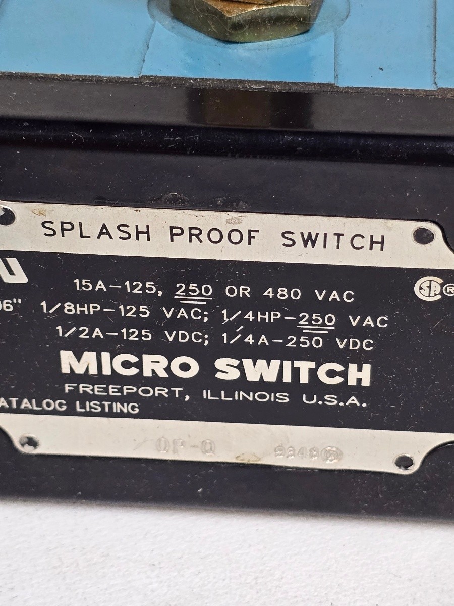 Micro Switch OP-Q 9348 Splash Proof Microswitch with Plunger Actuator