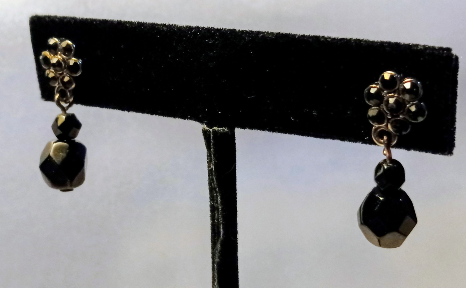 *F.S. Vtg Black Dangling Pierced  Earrings w Multiple Black Glass  Stones #B-S