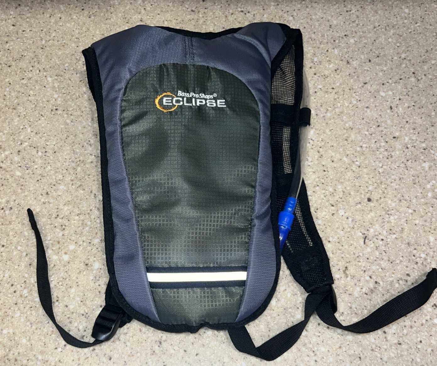 Bass Pro Shops Eclipse 1.5L/50-oz. Hydration Pack New Without Tags