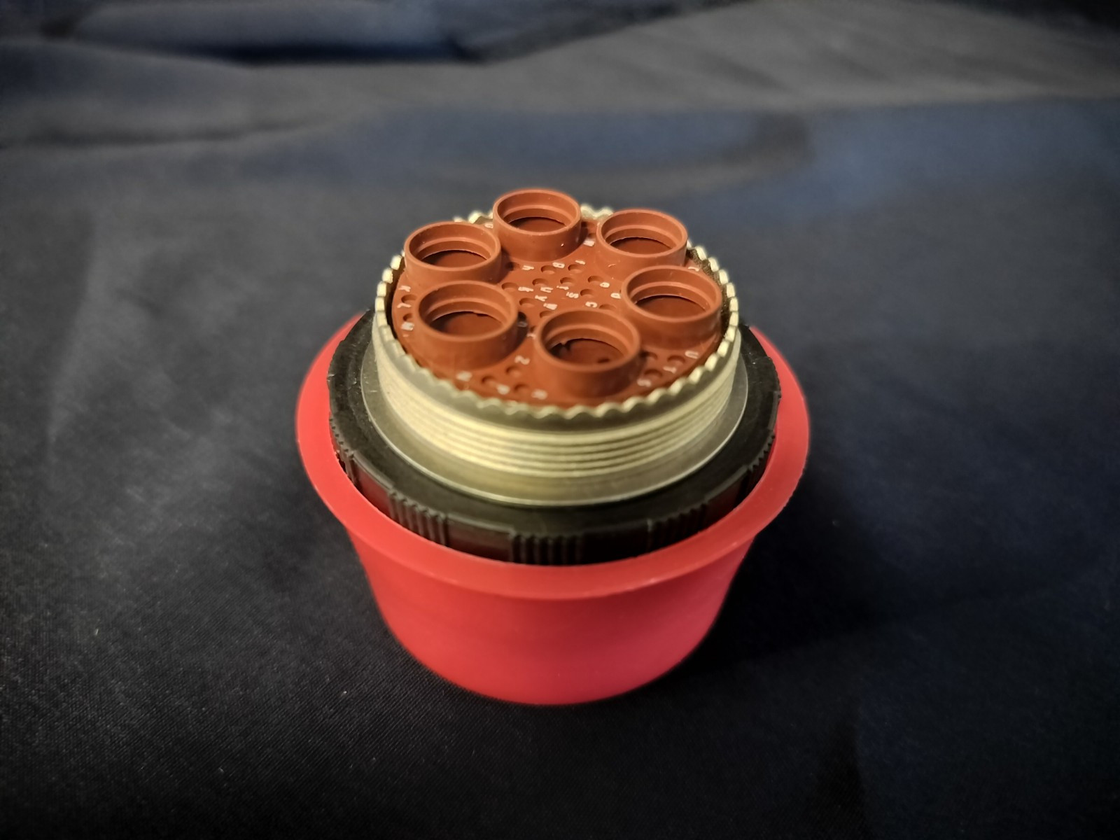 Amphenol 10-628485-566A Connector With Cap