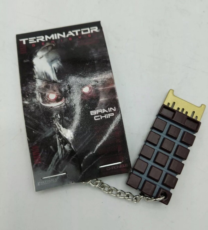 TERMINATOR GENISYS ENDOSKELETON T-800 BRAIN CHIP CPU PROP REPLICA KEY CHAIN NEW