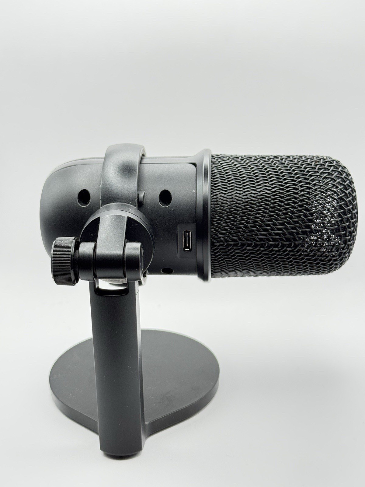 HyperX SoloCast USB Microphone Black, Mute Button, Adjustable Stand/Mount