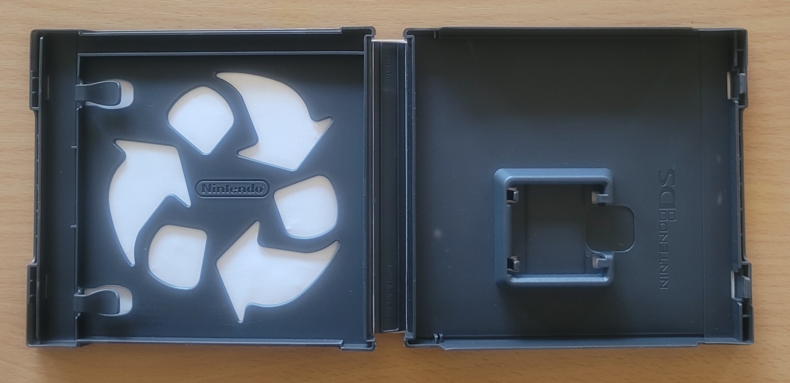 GENUINE ORIGINAL Plants Vs. Zombies Nintendo DS *NO GAME* Case ONLY