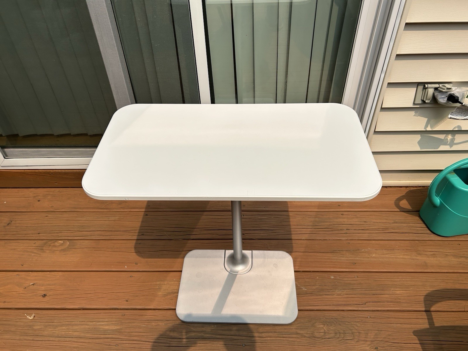 Coalesse Steelcase Lagunitas Personal Table White Top Silver base ( Argent )