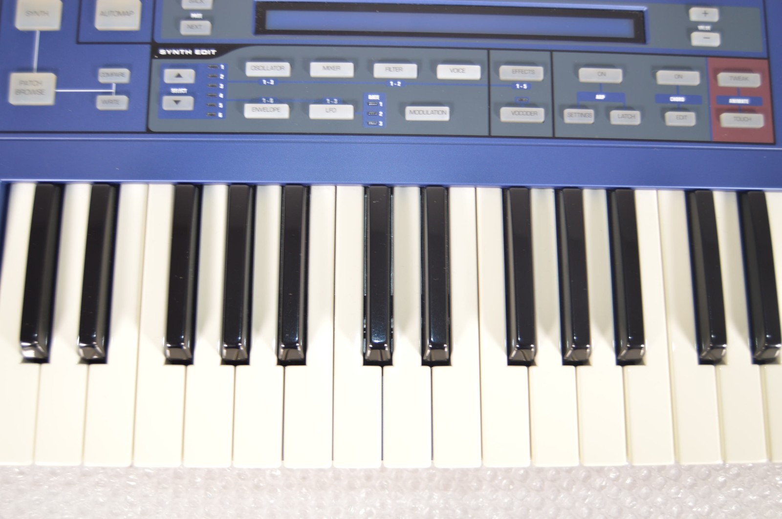 Novation ULTRANOVA Synthesizer Vocoder Blue Keyboard Tested W \ Soft Case Mic
