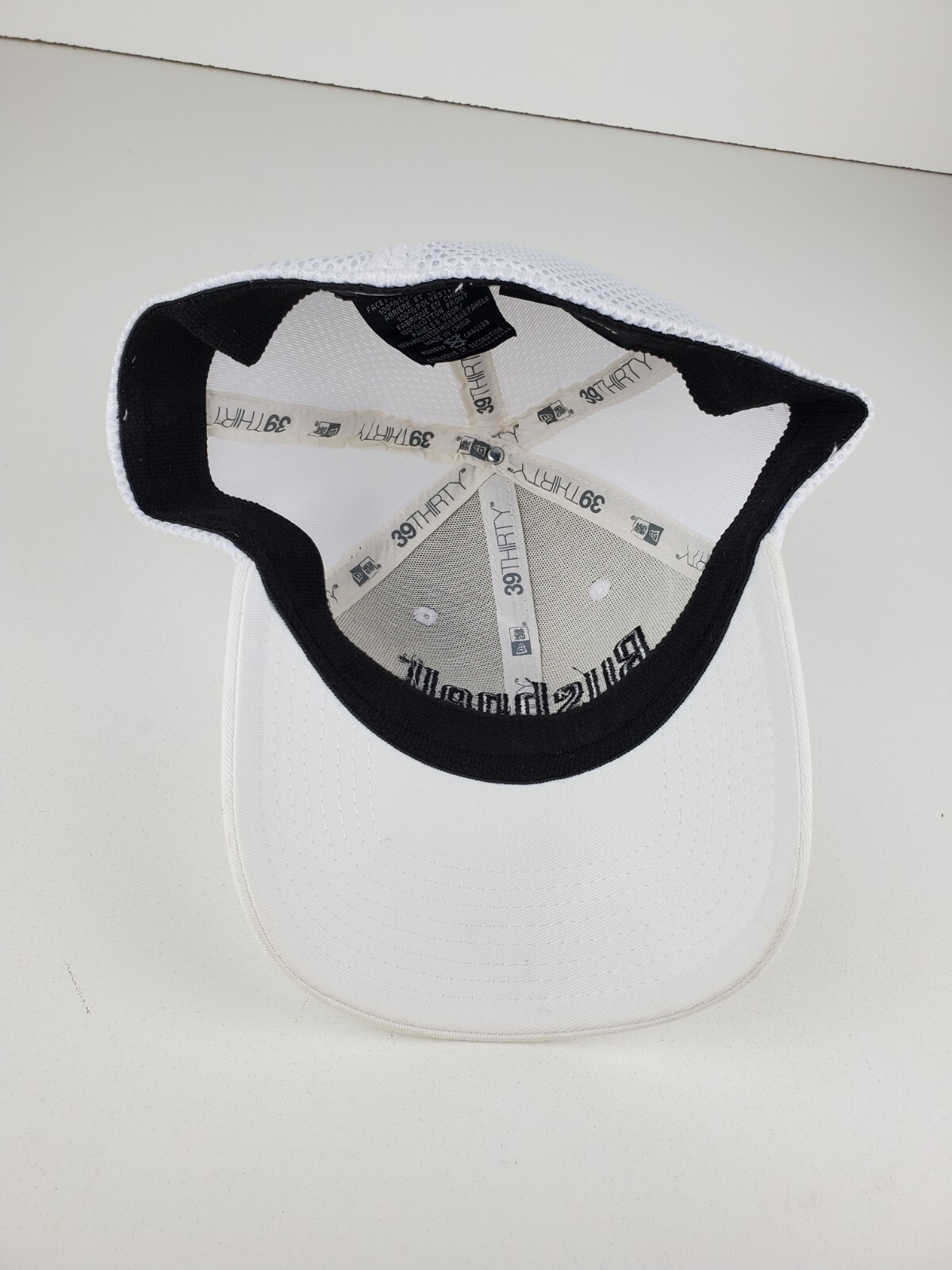 New Era BUSHNELL GOLF White Flex Fit 39Thirty Med-Large Cap Hat #1 Rangefinder