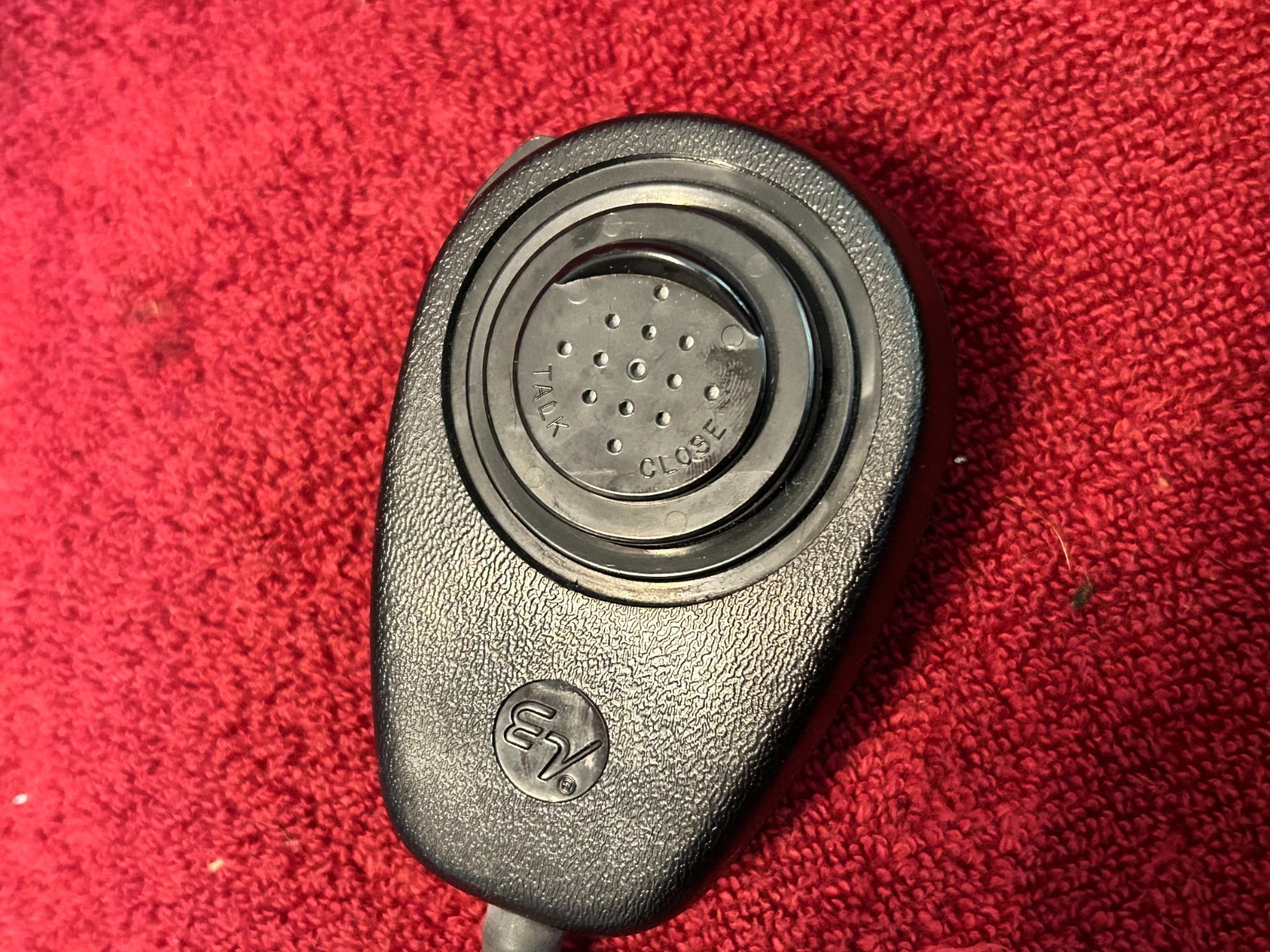 ELECTRO-VOICE MODEL 602T TRANSISTORIZED NOISE CANCELLING HANDHELD MICROPHONE