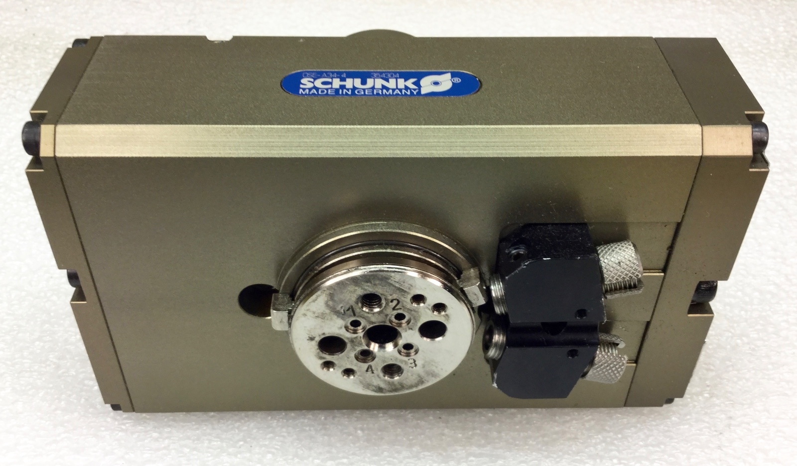 SCHUNK OSE-A34-4 PNEUMATIC ROTARY ACTUATOR UNIT 180 DEGREE 354304 NEW NO BOX