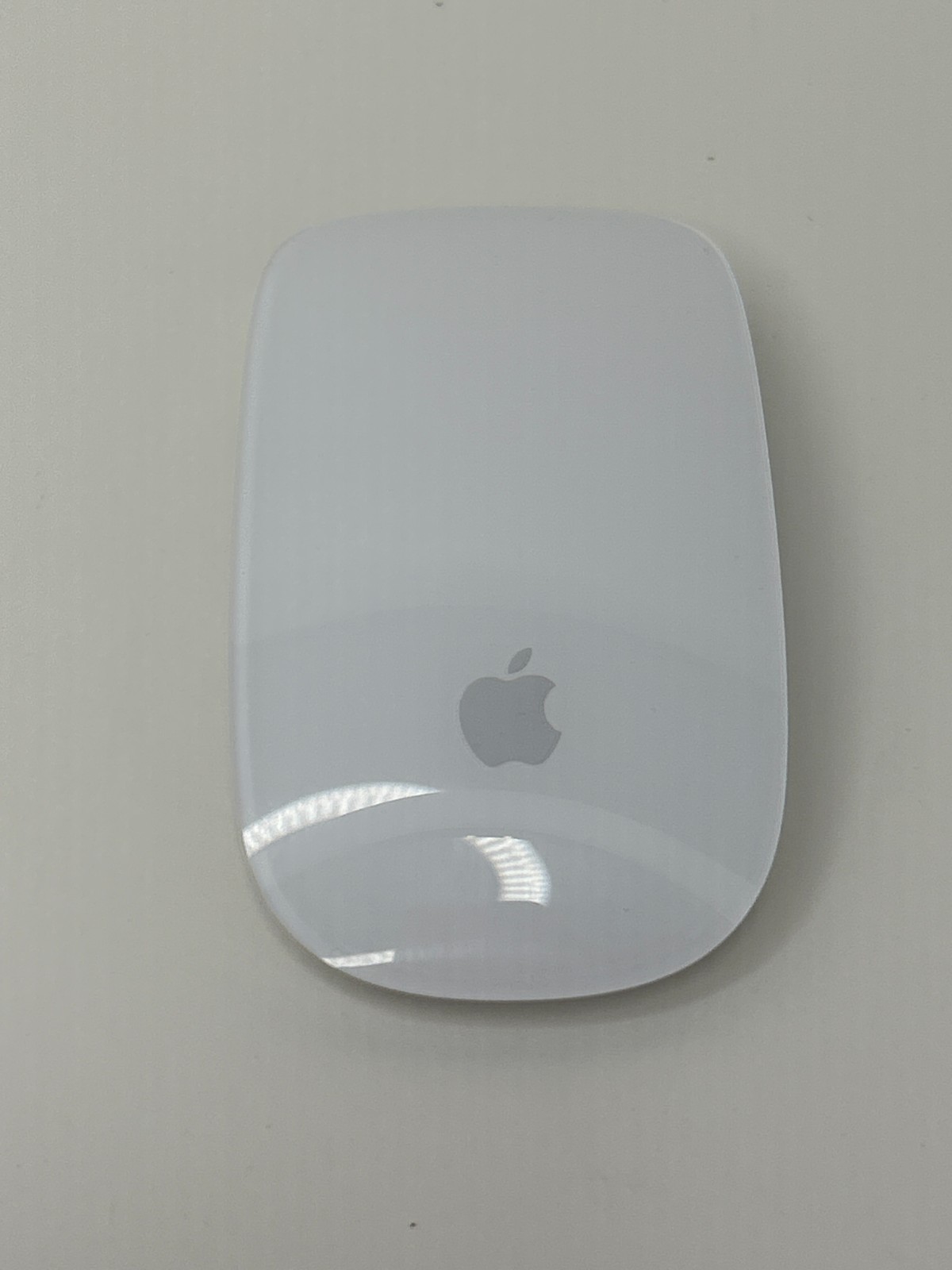 Apple Magic Mouse Multi Touch Surface - 2024 Model (USB-C version) white (read)