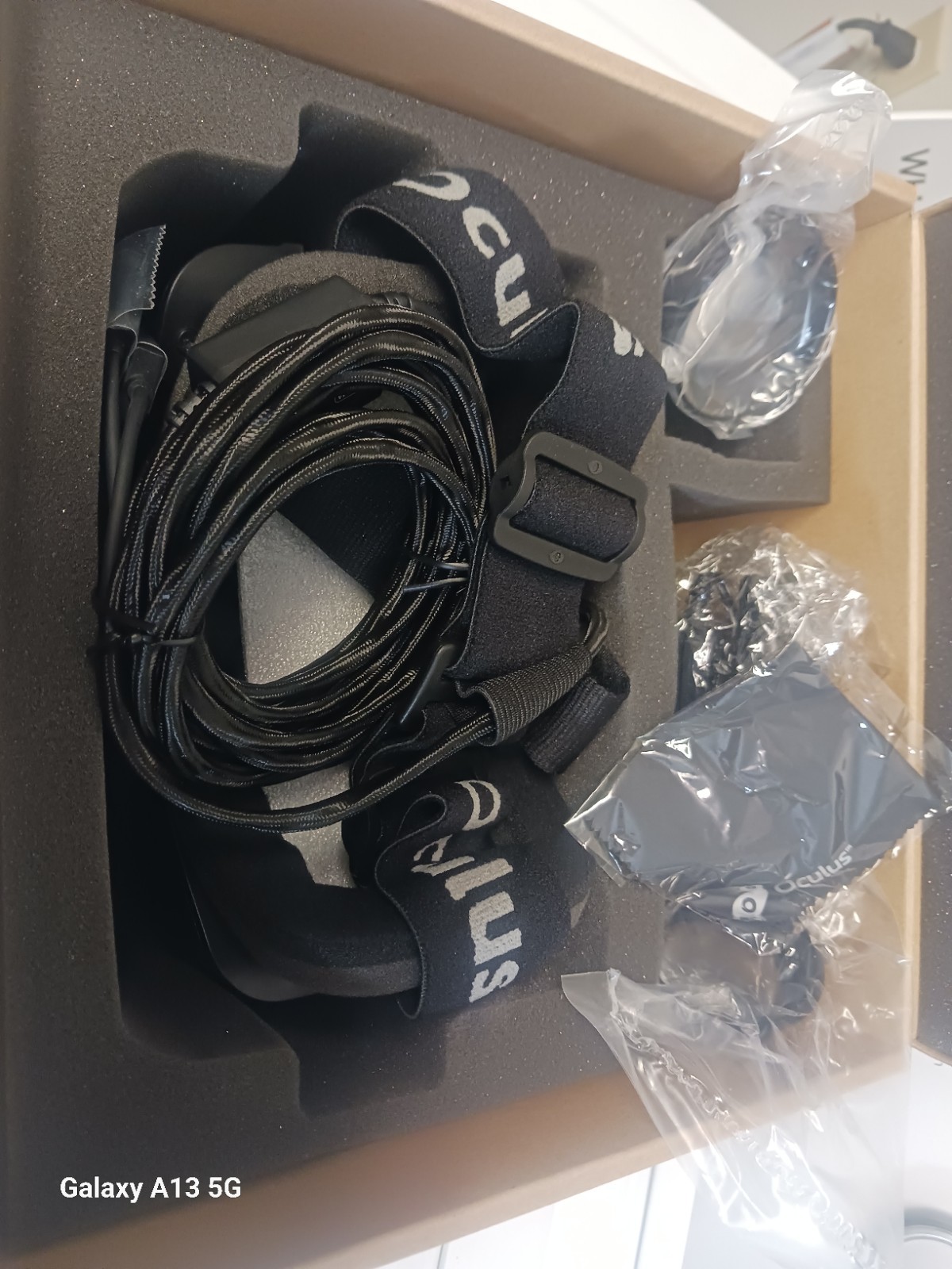 Oculus, Development Kit 2; Original Packaging Open Box Never Used