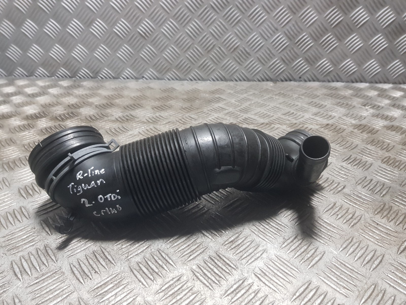 VOLKSWAGEN TIGUAN MK1 2.0TDI AIR INTAKE PIPE 5N0129656