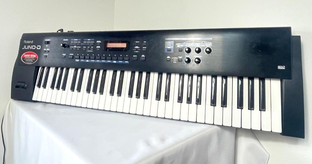 Roland JUNO-D 61-Key Synthesizer Keyboard Workstation Black TESTED Japan Limited