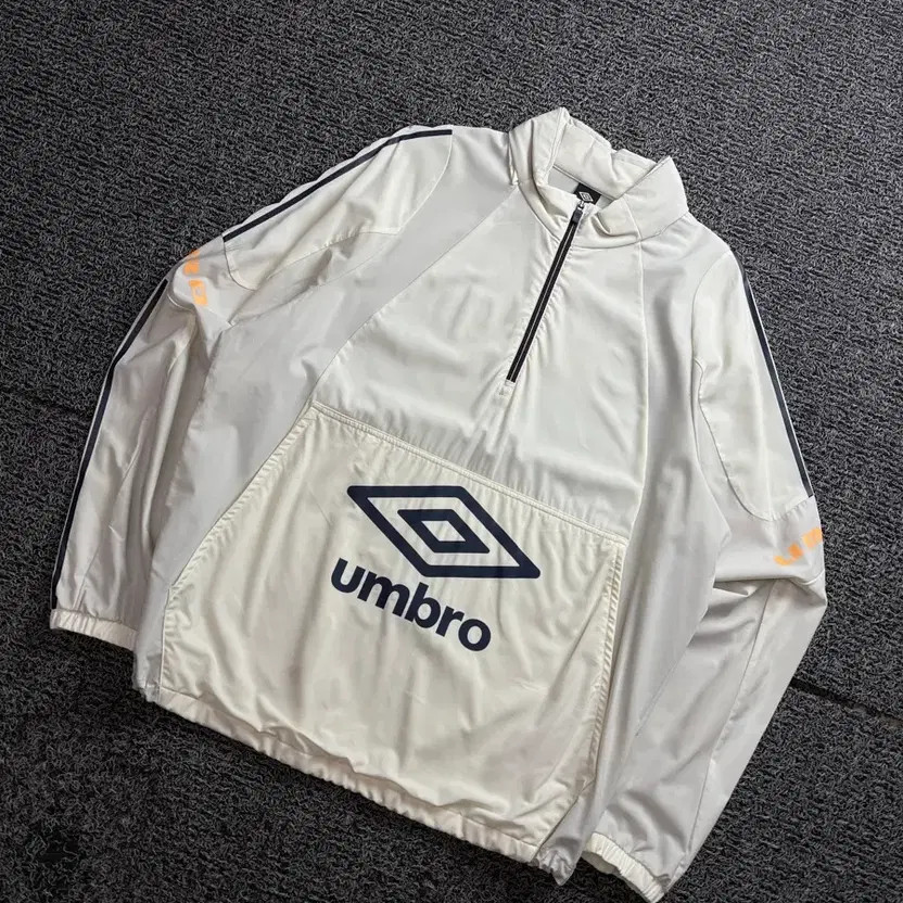 Umbro Big Logo Nylon Woven Pullover Anorak Warm-up 2804