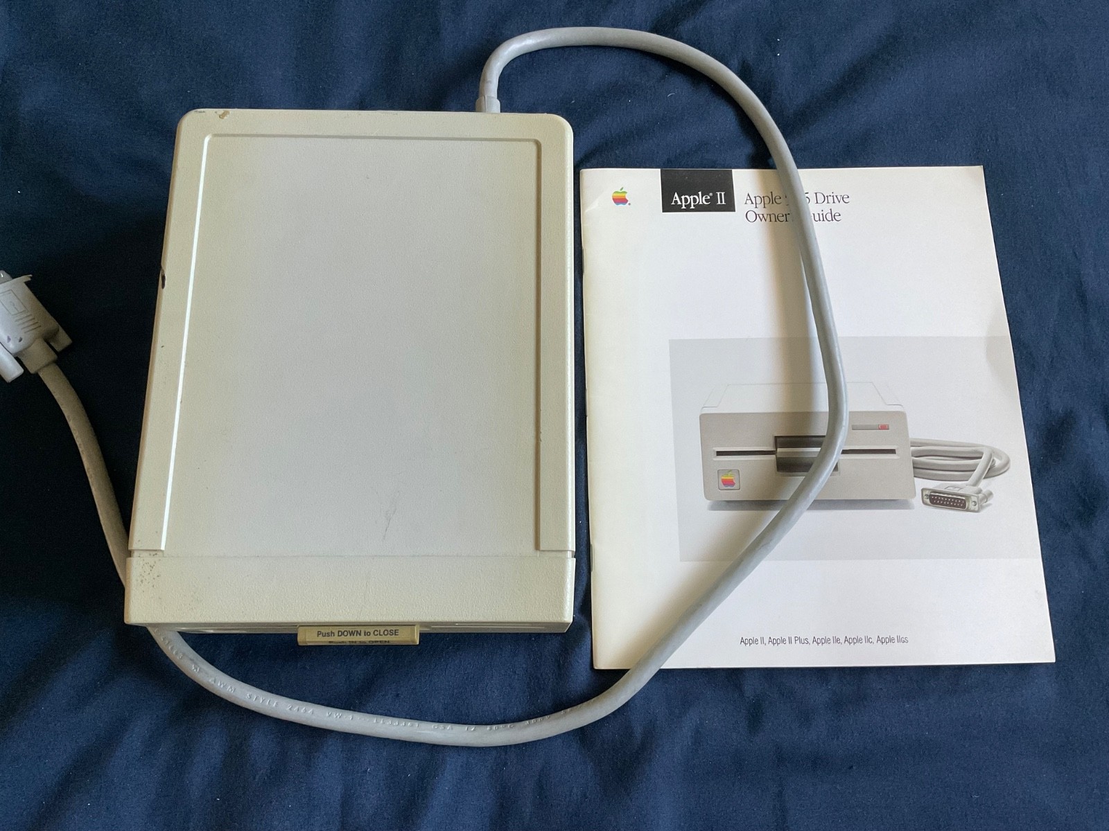 Apple 5.25" Disk Drive Model A9M0107 Vintage Computer Untested Parts Only