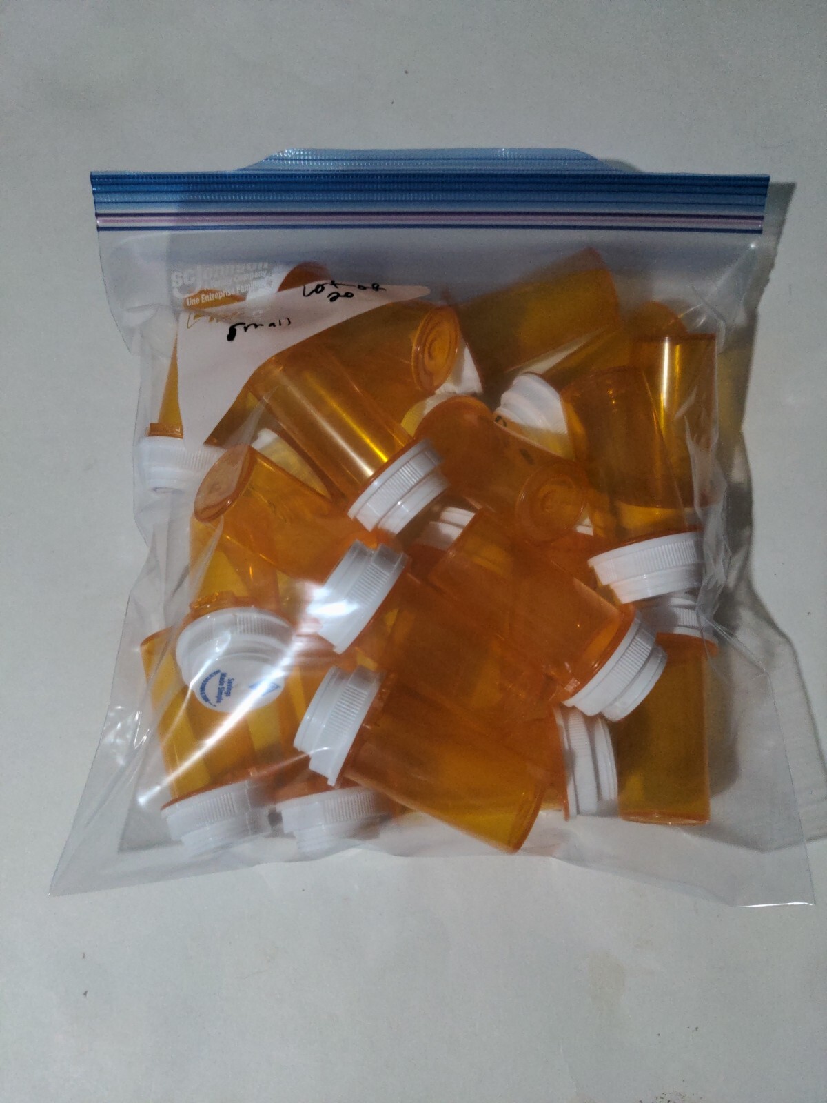 Lot of 20 Small Easy Open Prescription Bottles Craft Fishing Supplies