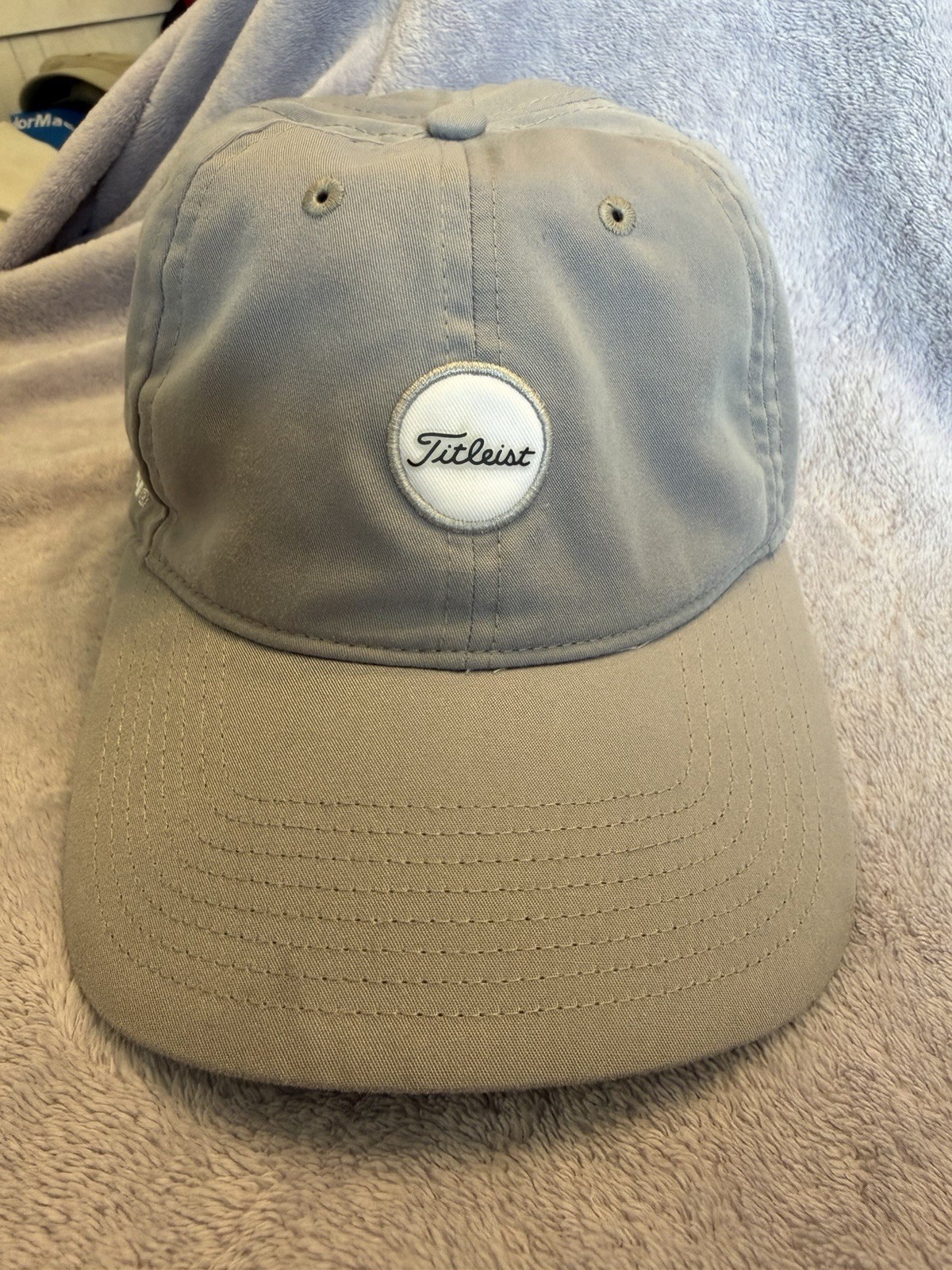 Titleist Gold Hat Men Isaiah 117 House Gray Adjustable T4