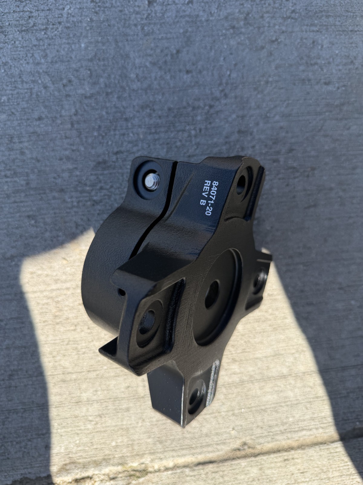 CAT Machine Control Receiver Mount Bracket 84071-20 REV B Trimble GCS900 MS972