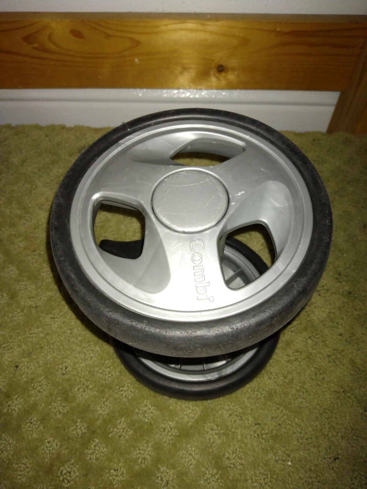 Combi Cosmo E LK 1EX Stroller rear wheel only. Size 5 7/8"