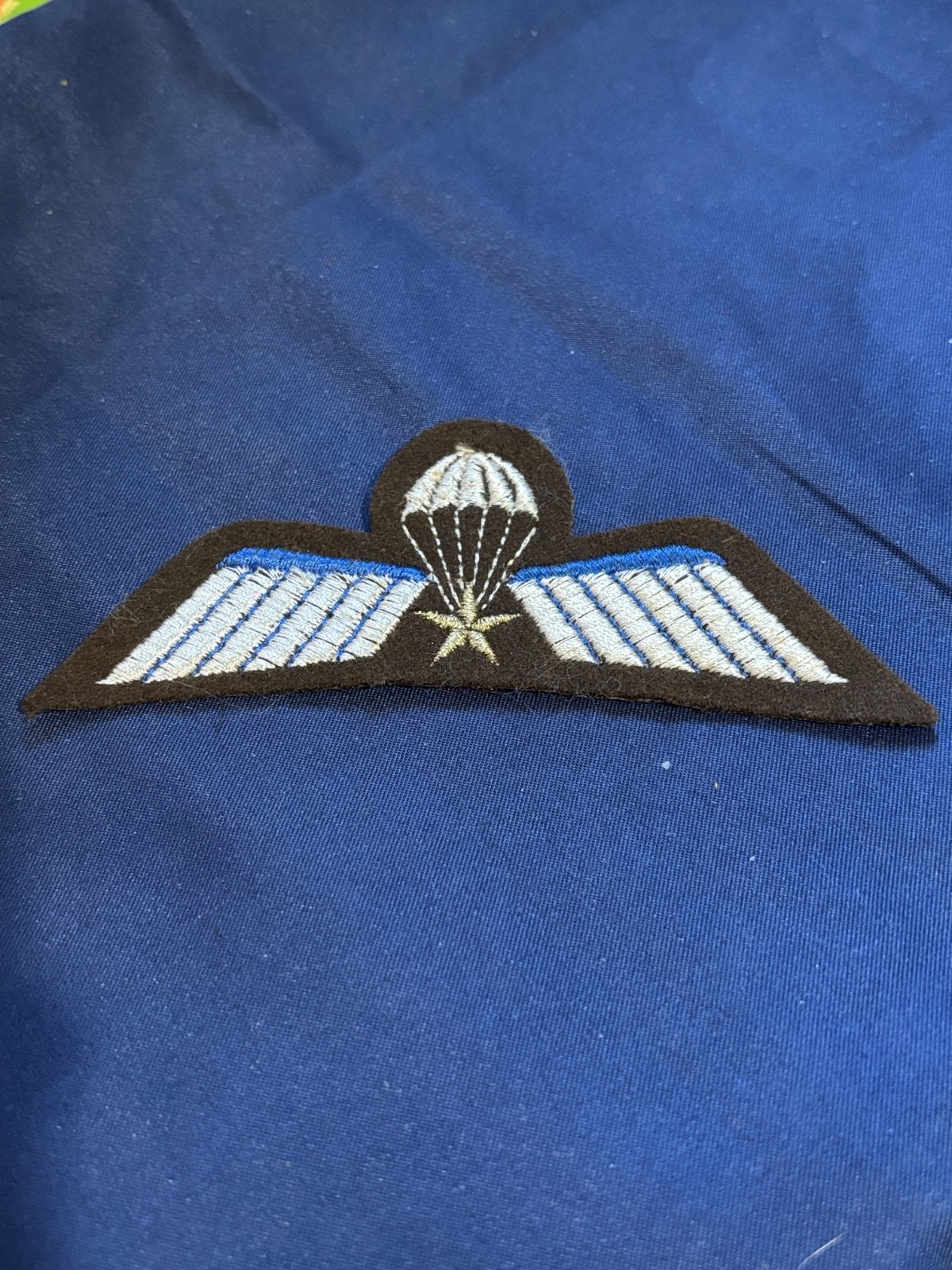 Belgium Para wing with Senior achievement gold star.