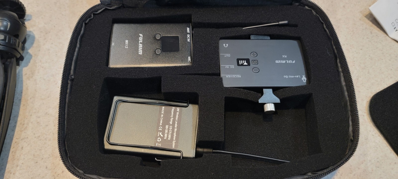 FULAIM MX12 WIRELESS MICROPHONE SYSTEM PROFESSIONAL RECORDING PRO SET & CASE