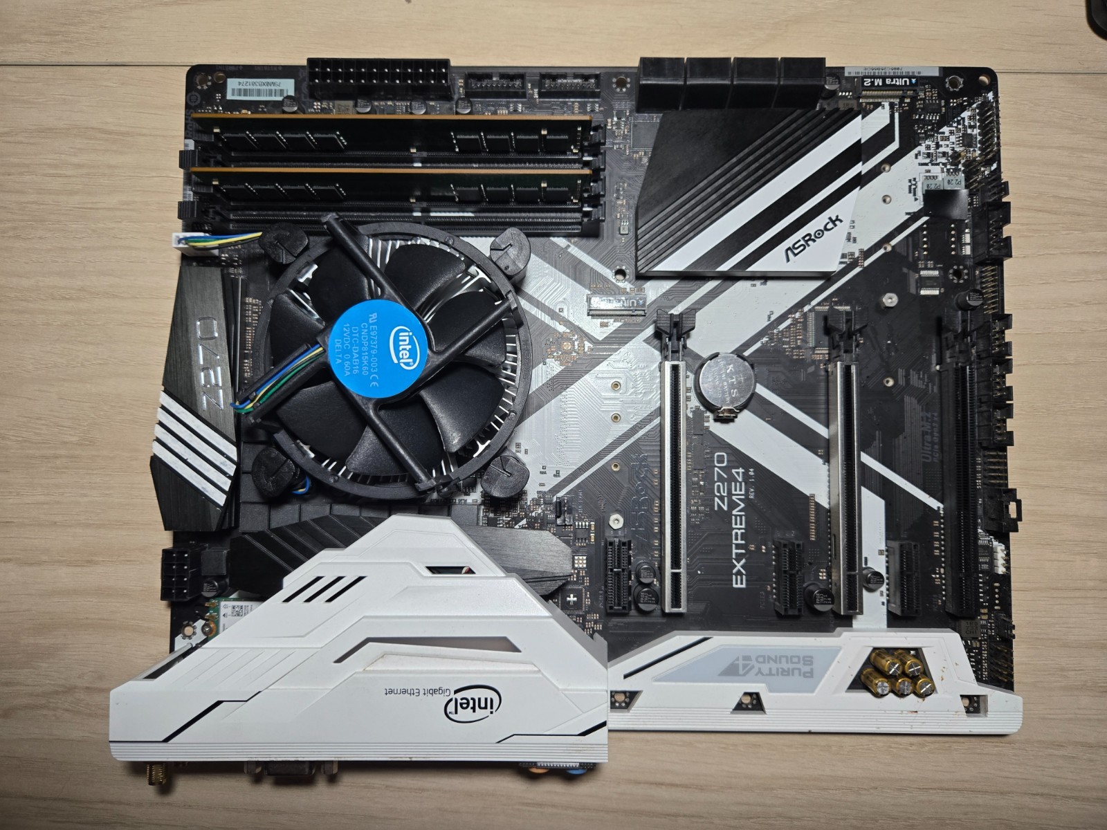ASRock Z270 Extreme4 ATX Motherboard/i7-6700/16GB DDR4 Rev 1.04