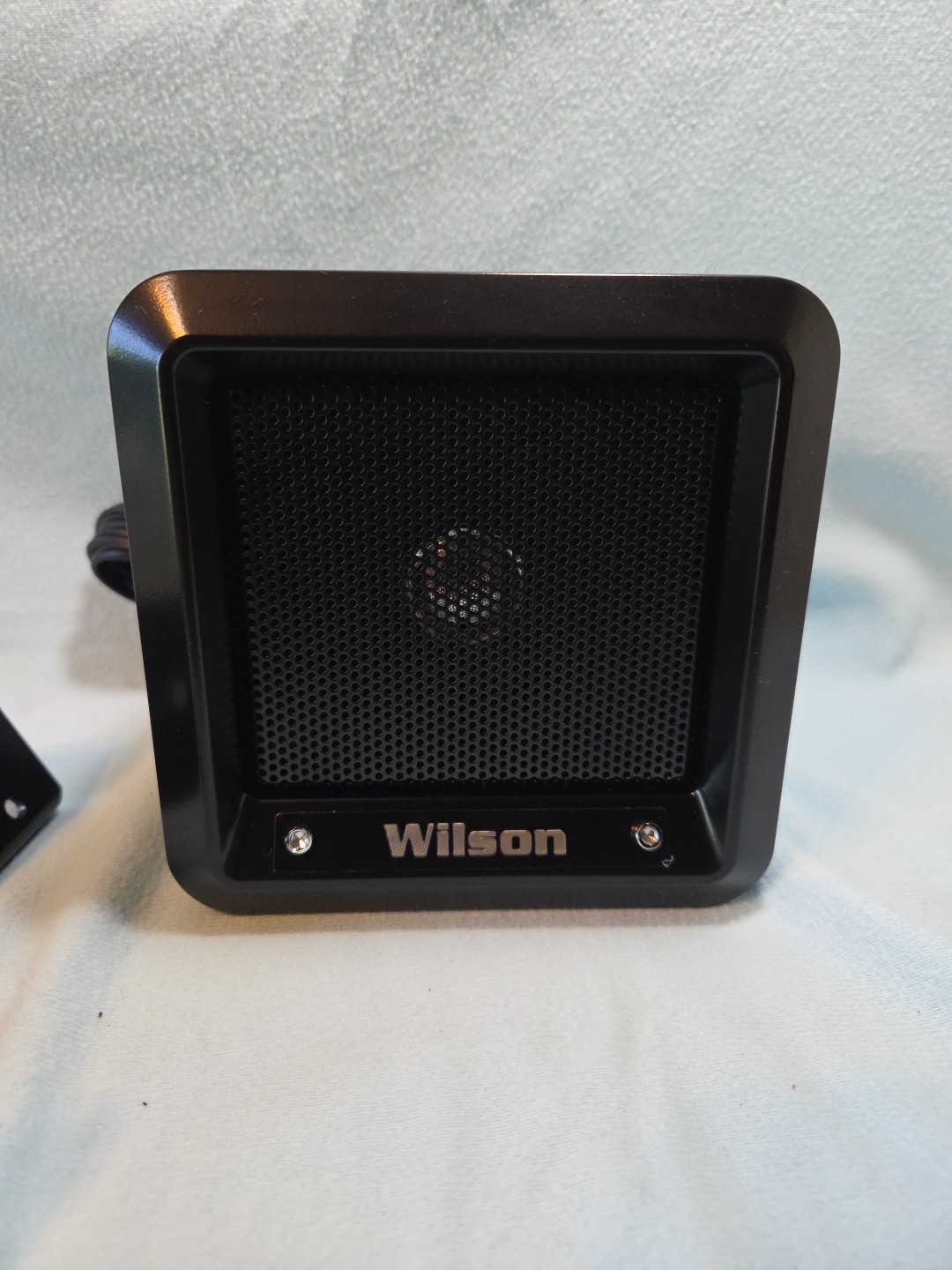 Wilson Antennas 305600 BLK Extension Speaker Black Finish Used, Tested, Works