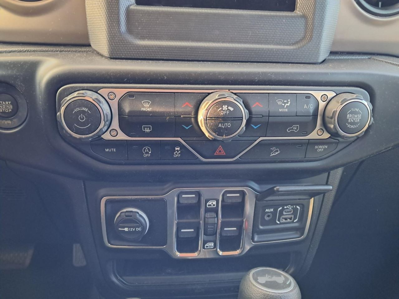 TJ 2020 Glove Box 4861593