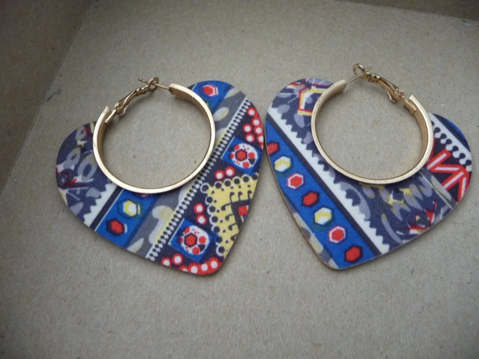 MCM MULTI COLOR ABSTRACT DESIGN PIERCE EARRINGS #7/15-C