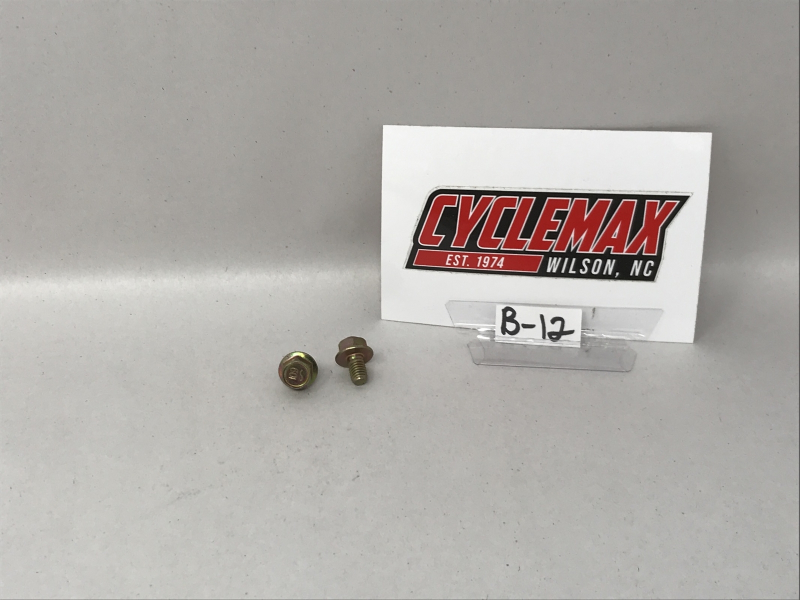 John Deere “NOS” SCREW OEM: 19M7861 QTY=2 Replaces 4313872 & 4294195 (B-12)