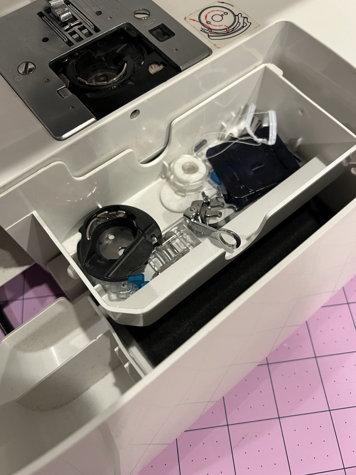 Euro Pro X Sewing Machine 9125 Computerized Embroidery Machines + Case & Extras