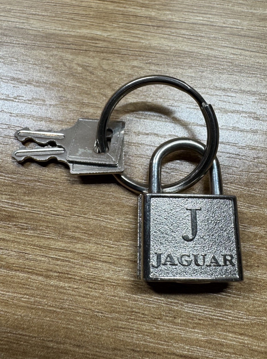 Small JAGUAR Padlock - Working with 2 Keys