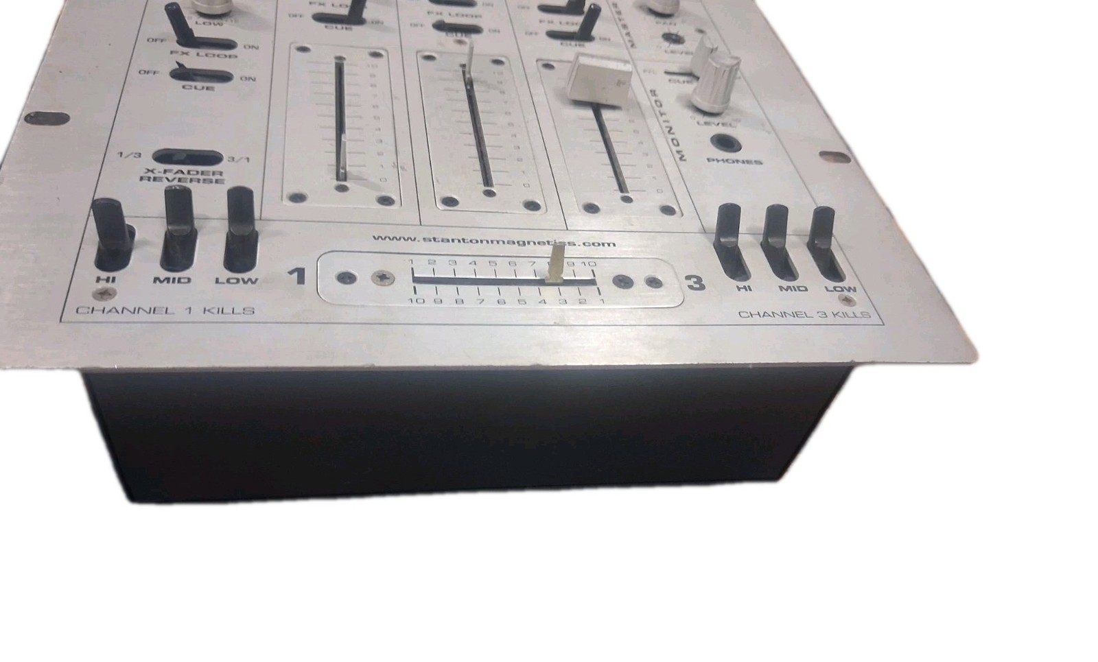 Stanton RM-THREE 3S-Channel Analog DJ Mixer, FX Loop, Rack Mountable