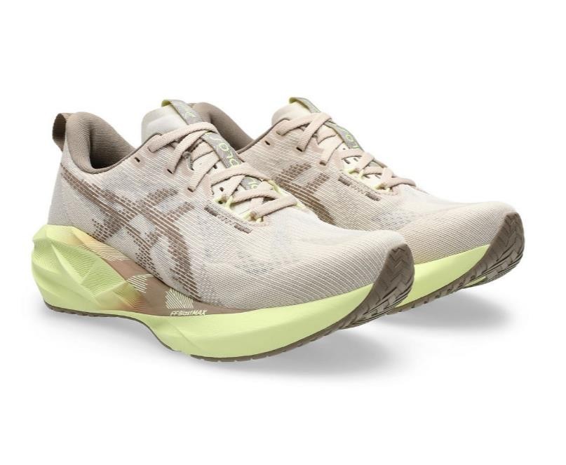 Asics Novablast 5 Men Shoe US 8.5  Running Sneaker