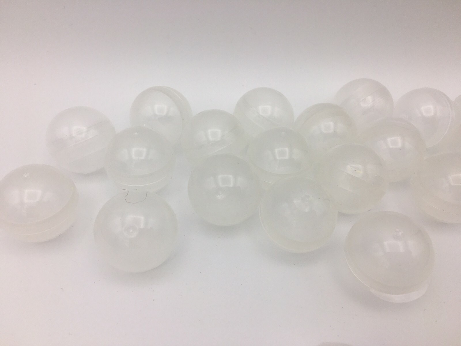 200 Bath Bomb Molds 1" Empty Round Vending Machine Capsules Cases Toy Containers
