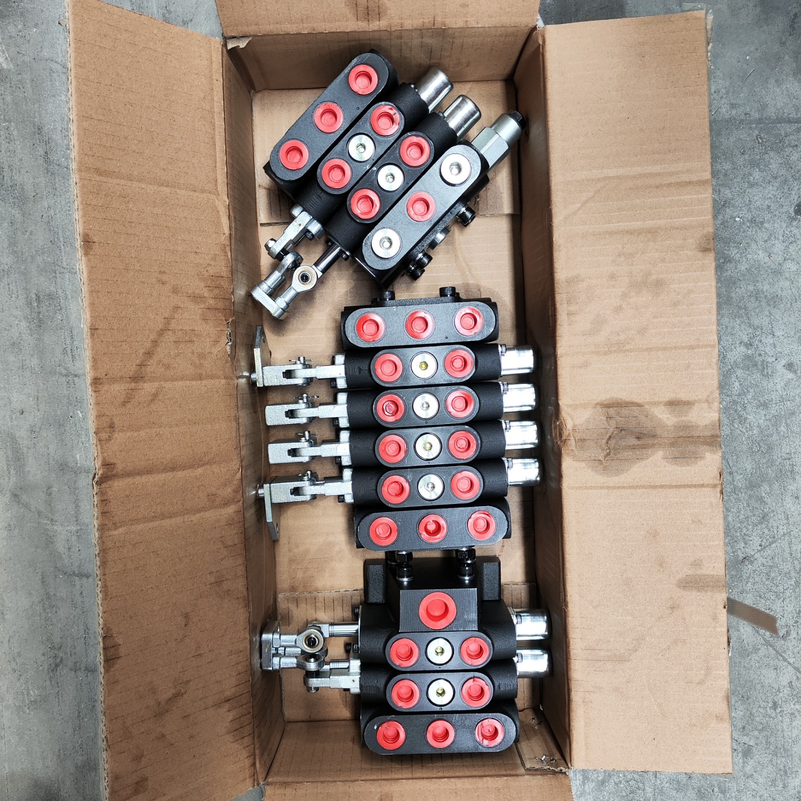 Hydraulic valve for TYPHON Terror XV 1.5-Ton Mini excavator
