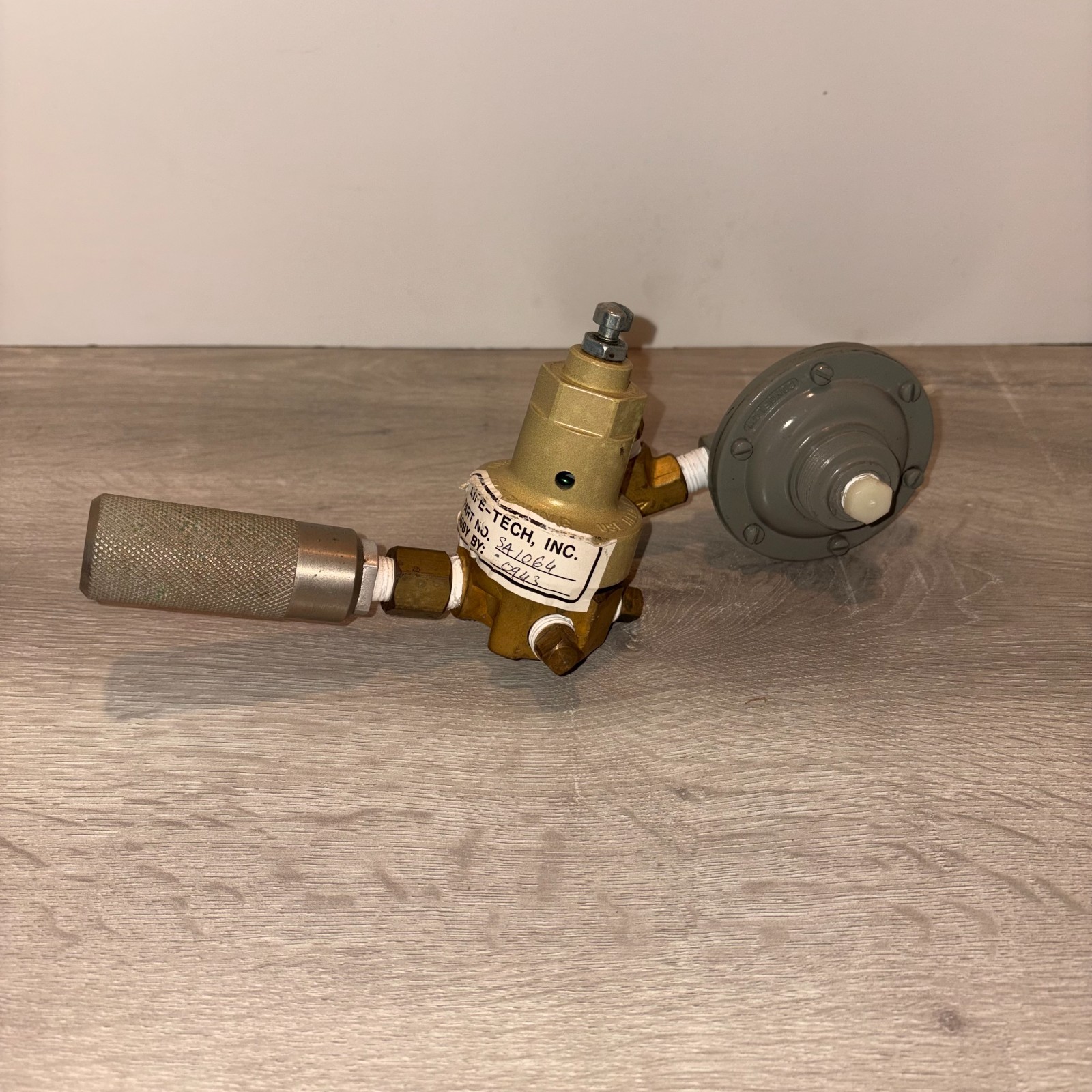 Life-Tech Inc. SA1064 Brass Body Industrial Applications Gas Pressure Regulator