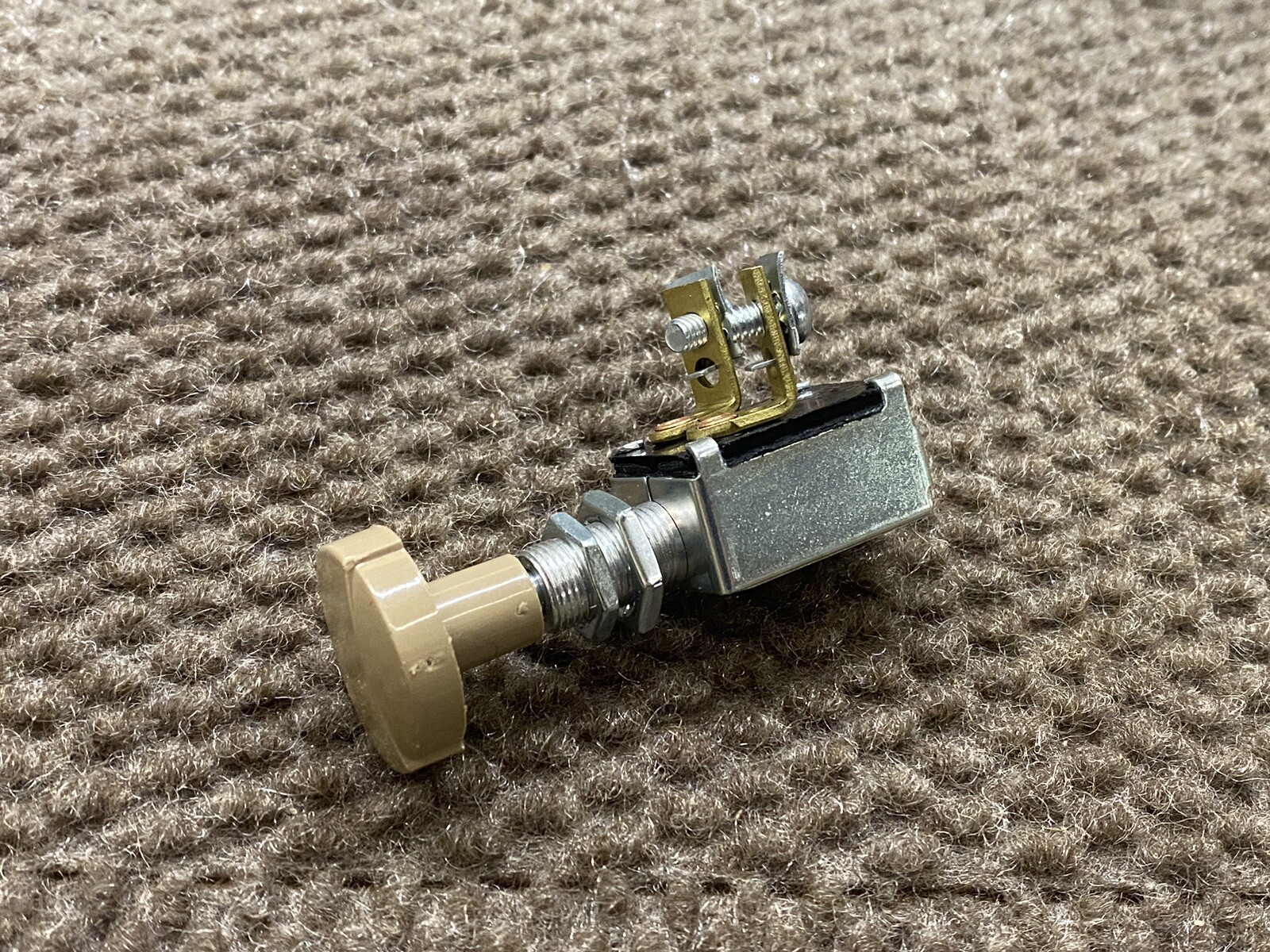 Cessna Push/Pull (OFF/ON) Switch | 0713026-4 | NEW