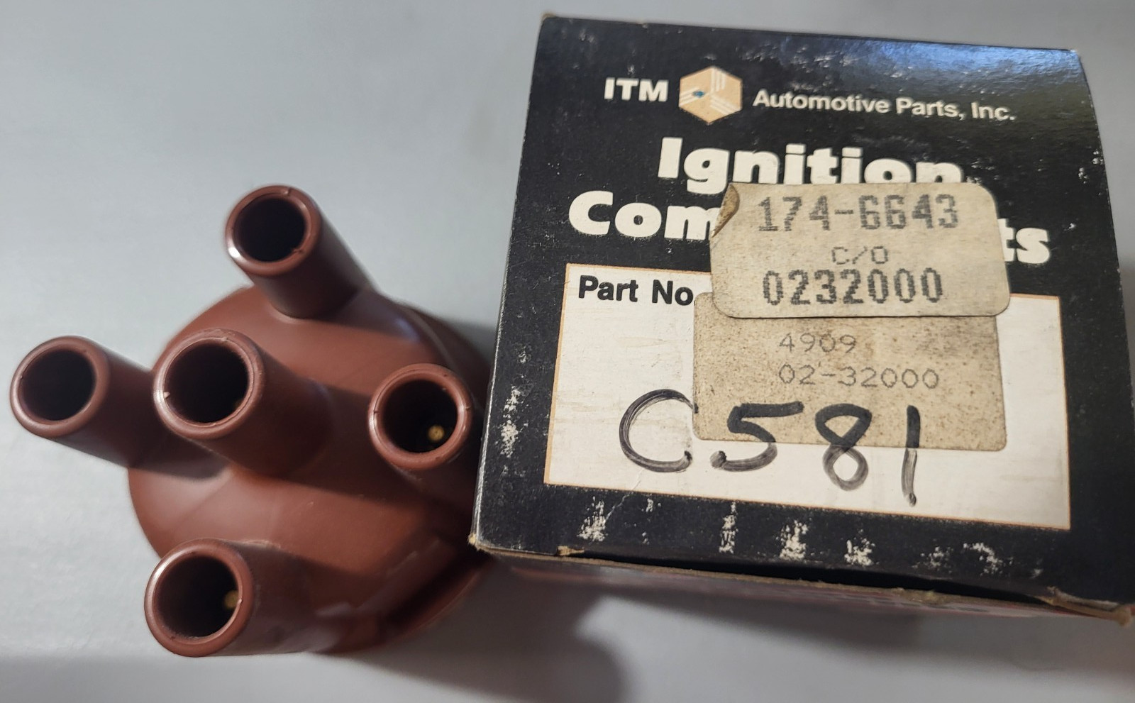 BWD Automotive C581 Hardware, Fasteners and Fittings - Distributor Cap