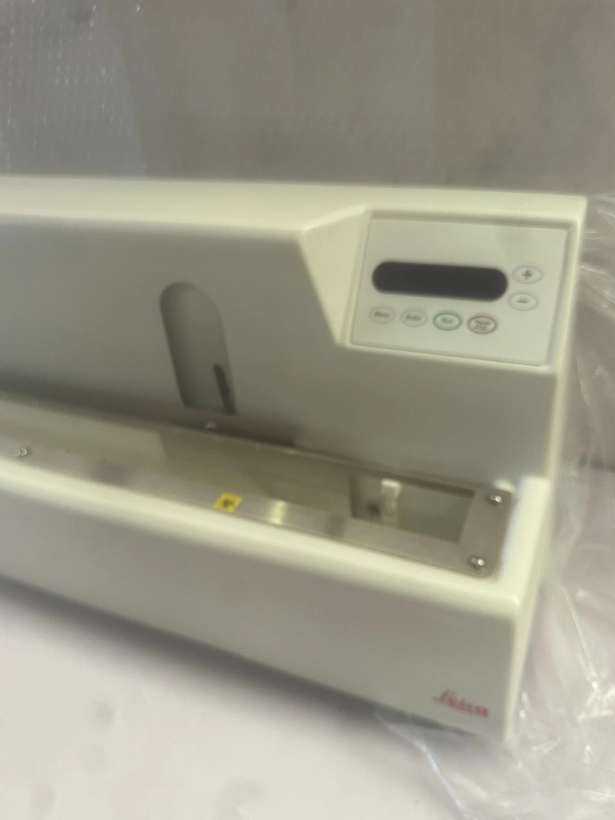 Leica ST4020 Slide Stainer – Small Linear Histology Staining System ST 4020