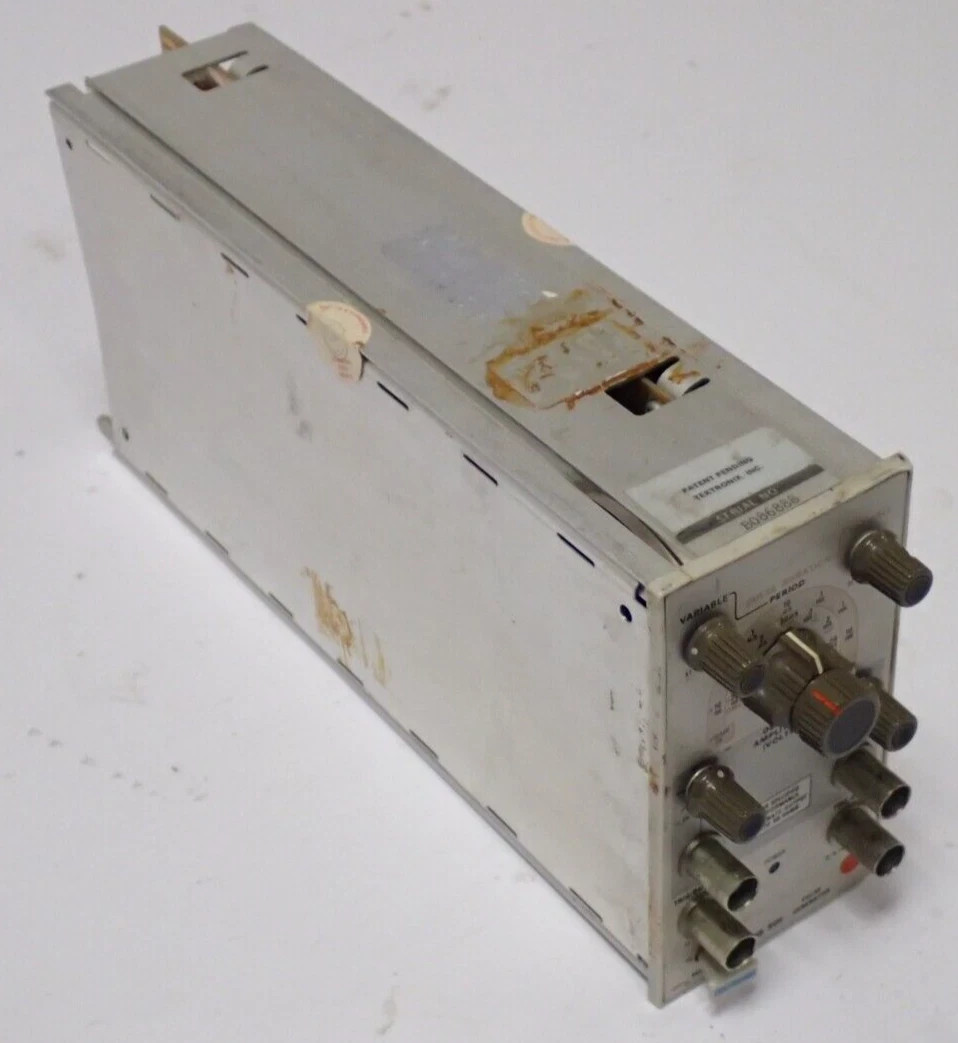 TEKTRONIX PG 501 PULSE GENERATOR FOR PARTS/NOT WORKING